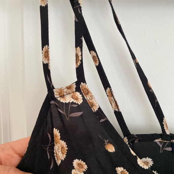 Brandy Melville | Floral tunic/mini dress - Picture 5 of 10